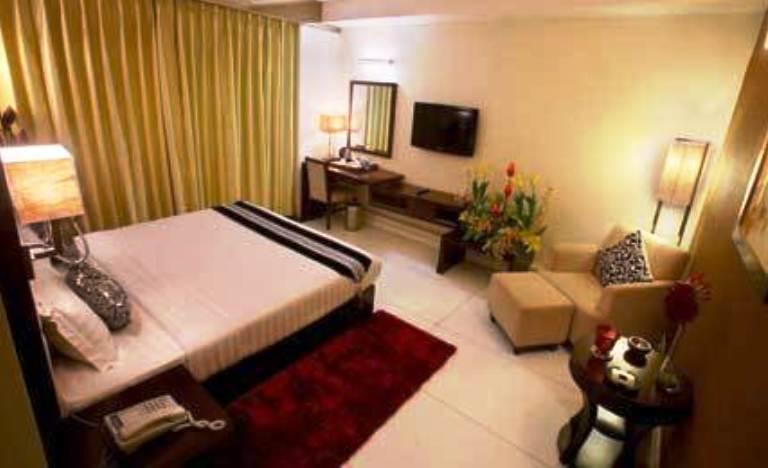 The Grand Hotel Bizzotel Gurgaon Exterior foto
